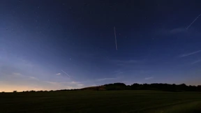 „Swan“ und „Lemmon“ am Nachthimmel zu sehen