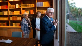 Der Geist irrt, sobald er auf Politik verzichtet