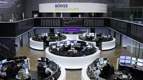 Börsianer warten auf Berichtssaison und Trump-Krönung