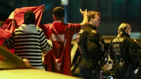 Wolfsgruß bei Viertelfinale in Berlin