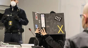 „Ella“ bleibt trotz milderen Urteils in Haft