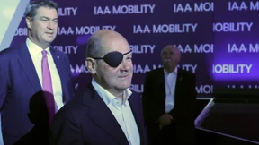 Scholz sagt Schub bei Bau von E-Ladestationen zu