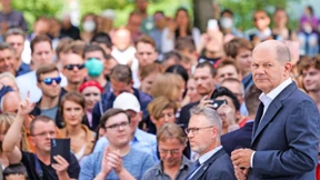 Offene Türen und ein kleines Geheimnis des Kanzlers