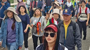 Als Opfergabe gibt’s Lippenstift