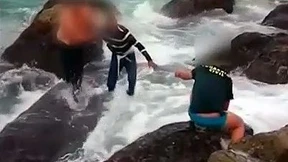 Spanische Polizei rettet Flüchtlinge vor dem Ertrinken