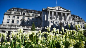 Britische Notenbank spielt tiefste Rezession seit 325 Jahren durch