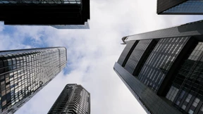 Zuflüsse in labilen Markt für Private-Credit halbiert – Deutsche Bank exponiert