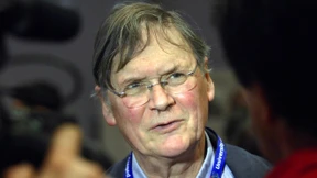 Ehemaliger Student enterbt Tim Hunts Universität