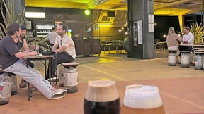 Craftbeer im Hinterhof