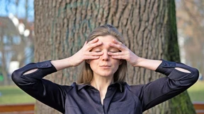 Mit einfachen Übungen gegen Falten kämpfen