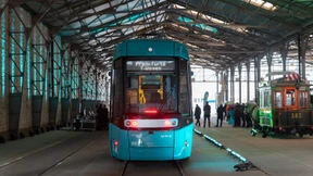 Neue T-Wagen der Frankfurter Straßenbahn nicht in Betrieb