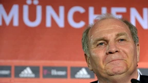 Chefkellner im eigenen Biergarten