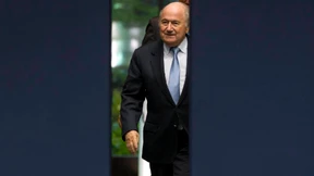 Warner greift Blatter an