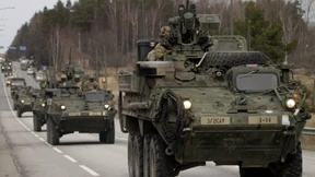 Proteste gegen amerikanischen Militärkonvoi in Prag
