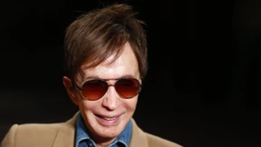 Zwischen Trümmern sich um Menschen kümmern