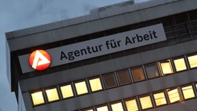 Zahl der Arbeitslosen steigt leicht an