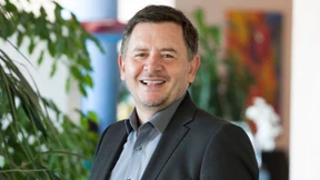 Interview | Erich Harsch (dm): „Praxiserfahrung kommt vor guten Noten“