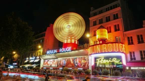 Windrad des Moulin Rouge dreht sich wieder