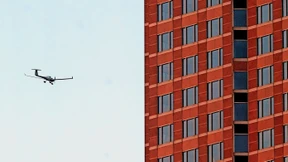 Als ein Pilot mit Flugzeugabsturz in Frankfurt drohte