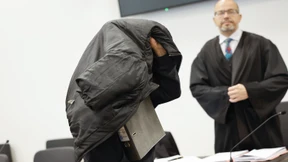 Prozess gegen Sicherheitsmitarbeiter wegen 77-facher Vergewaltigung beginnt