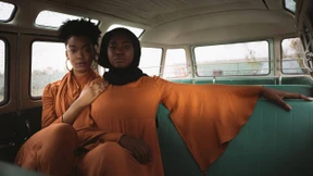 Bescheidene Kleidung,  großes Ziel