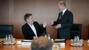 Bundeskabinett billigt AKW-Laufzeitverlängerung bis April