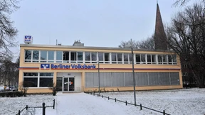 Täter dringen durch 30 Meter langen Tunnel  ein