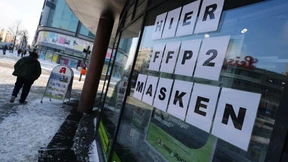 9860 Corona-Neuinfektionen und 556 neue Todesfälle gemeldet