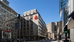 Streit um die Geschichte der Sparkasse