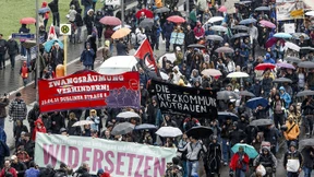 Berliner protestieren gegen hohe Mieten