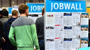 So wenige arbeitslose Akademiker wie seit 37 Jahren nicht mehr