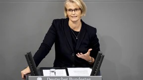 Karliczek will Wissenschaftler zur Kommunikation zwingen