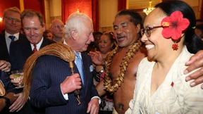 König Charles versucht sich an samoanischer Tanzeinlage