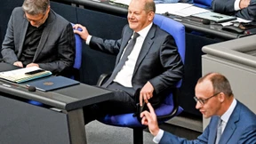 Scholz verspricht Ukraine mehr schwere Waffen