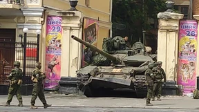 Der Panzer, der im Zirkus stecken blieb