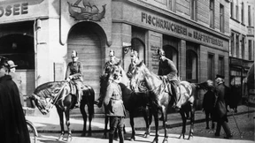 Die Regierung Stresemann steht vor dem Sturz