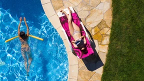 Liberté, Egalité, Décolleté