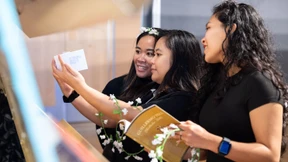 Blumenkränze zur Begrüßung