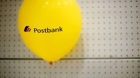 Etappensieg für Minderheitsaktionär bei Postbank-Übernahme