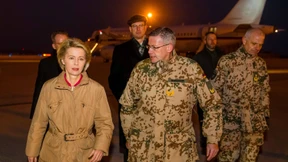 Von der Leyen besucht Bundeswehrsoldaten in Afghanistan