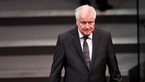 Flüchtlinge sollen maximal 48 Stunden in Transitzentren bleiben