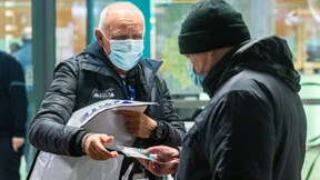 Erst Gratis-Maske, dann Bußgeld