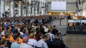 Dax-Riesen streichen 30.000 Stellen