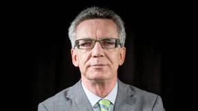 Schulz wirft de Maizière Versagen vor