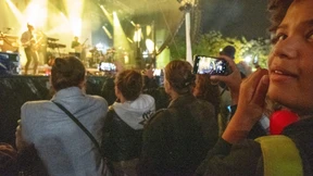 Donnerwetter: Gentleman spielt nach Gewitter