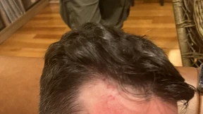 Mit dem Hammer gegen eine Vertrauten Nawalnyjs