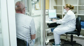 Wie Virus-Varianten die Langzeitschäden beeinflussen