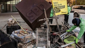 Greenpeace fordern Scholz zum Handeln auf