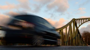 Vier Teenager fahren mit dem Auto 1000 Kilometer durch Australien