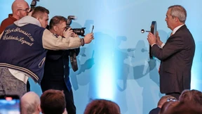 Ein Rechtspopulist sucht seine Fußtruppe